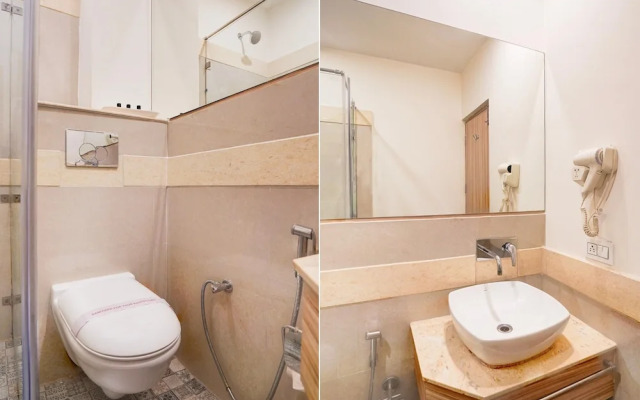 Elegant Stays With Rooftop Restro and Hill View