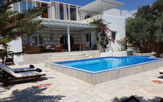 Paros Holiday Villa Alyki