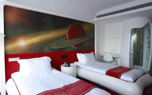 Guangzhou Planet Hotel