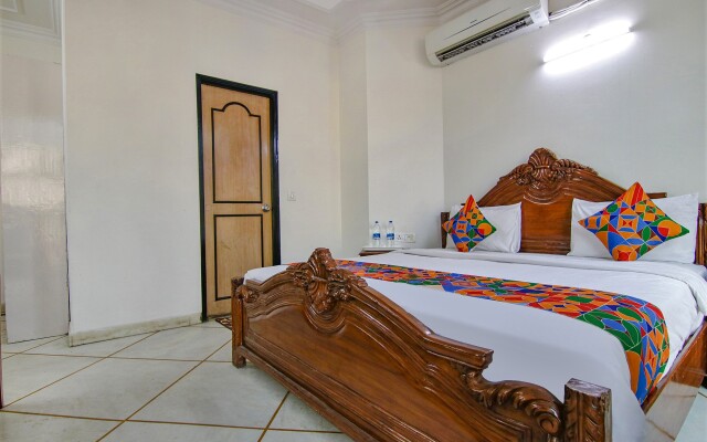 Fabhotel Singh Suite