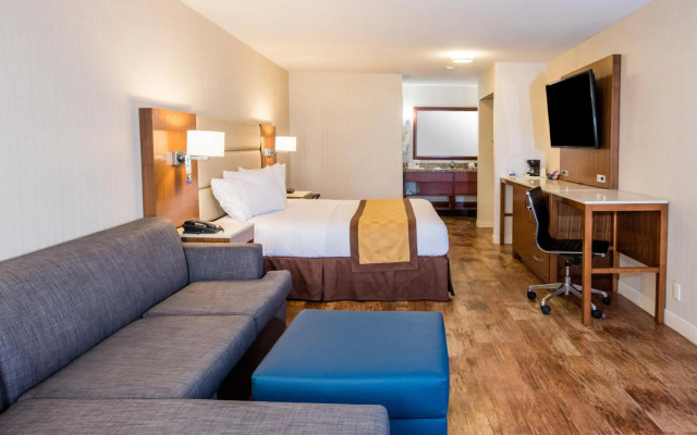 Travelodge by Wyndham Culver City