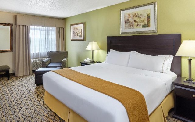 Holiday Inn Express Hotel Chicago Libertyville