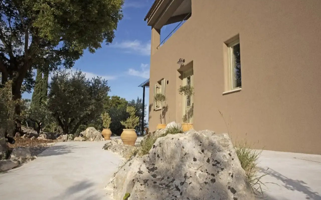 Rock n' Olive Villas