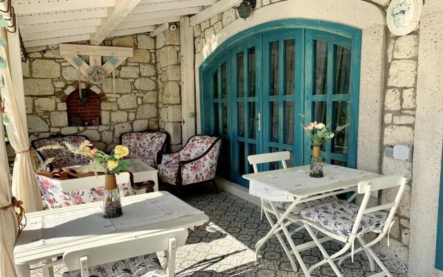 Windmill Alacati Boutique Hotel