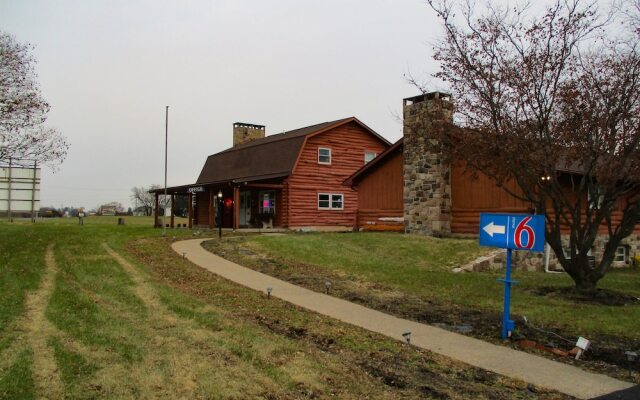 Seasons Inn & Suites