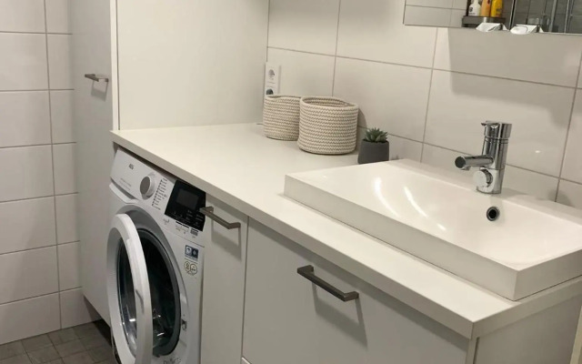 Modern one bedroom apartment nearby Airport