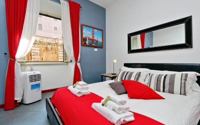 Cozy Apartment Fabia 300 mt from Colosseum