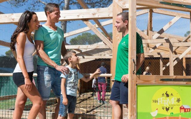 Holidiay Green Resort & Spa