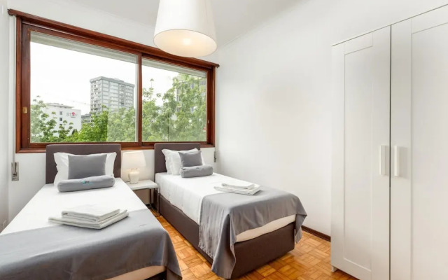 Feel Porto Stylish Flat VI