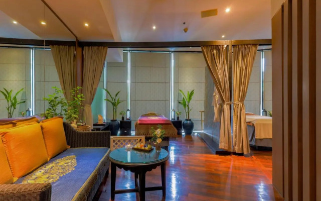 Courtyard Phuket at Surin Beach