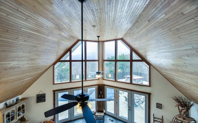 Smoky Mountains 5br 5ba Poolside Chalet