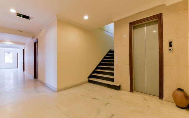 OYO 15247 New Woodlands Hotel