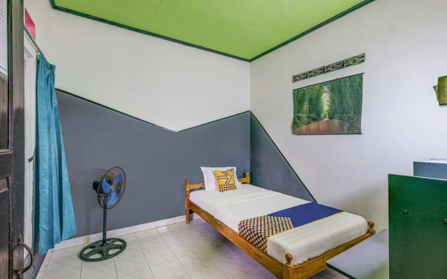 OYO Life 3119 Hotel Kurnia