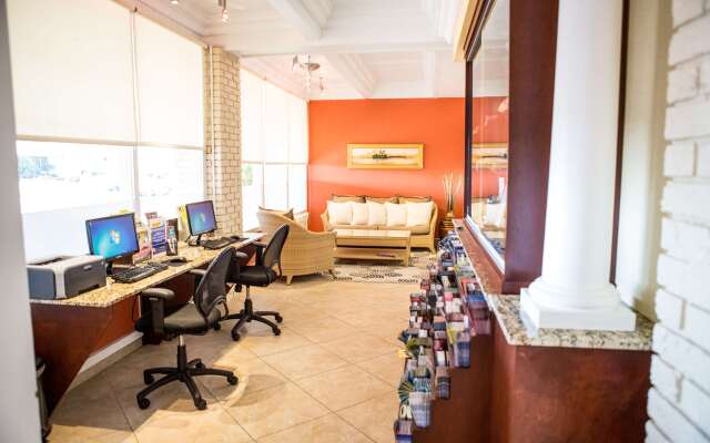 Best Western Plus Yacht Harbor Inn