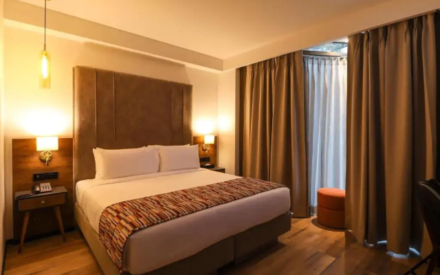 Hays AIR By Ahuja Residences - Golf Course Ext. Road & Sector 51