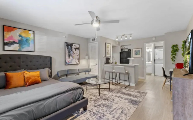 Quaint Studio Close to Downtown and Domain