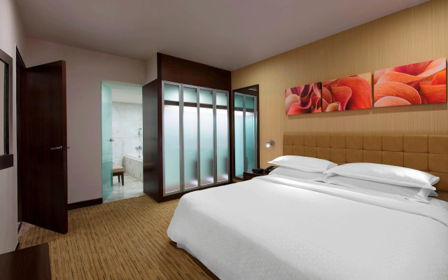 Four Points by Sheraton Hotel & Serviced Apartments, Pune – Guest Rooms – Pune