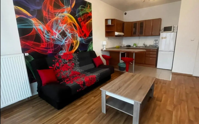 MONFas APARTMENT GARDEN CITY