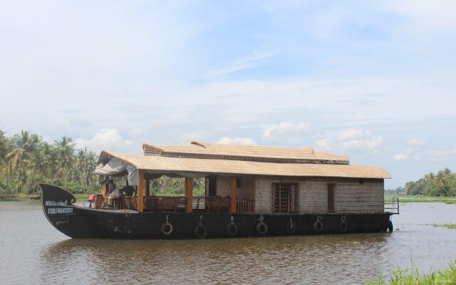 Backwater Retreat Houseboat
