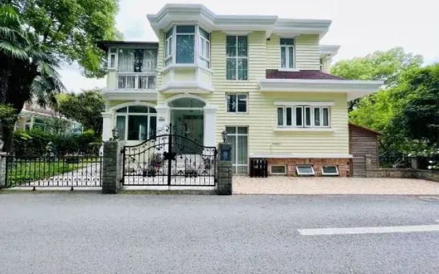 Qeejun Homestay Villa