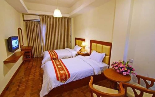 Gold Yadanar Hotel