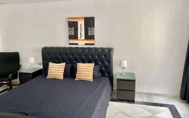 Frontline sea in the center of Puerto Banus.2 Bedrooms.