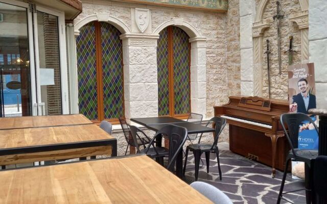 Brit Hotel Les Comtes de Champagne Centre Historique