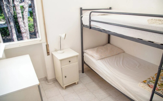 Spacious First-floor Flat Near the Beach