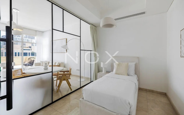 1Br Study 706 Bay Square B7