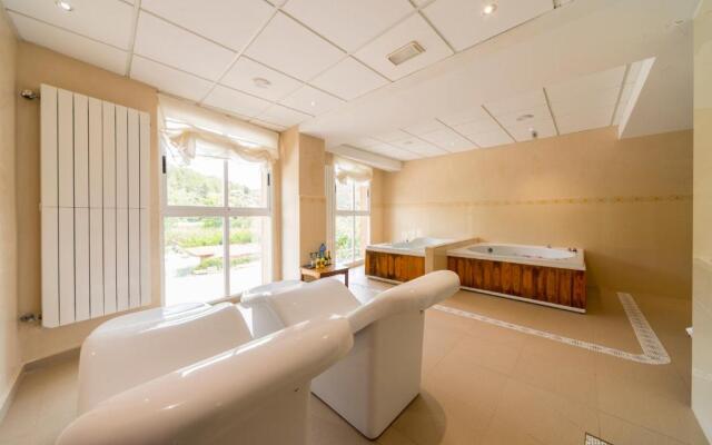 Rosaleda Del Mijares