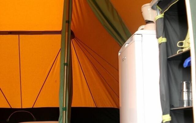Camping La Croix Badeau Tentes équipées