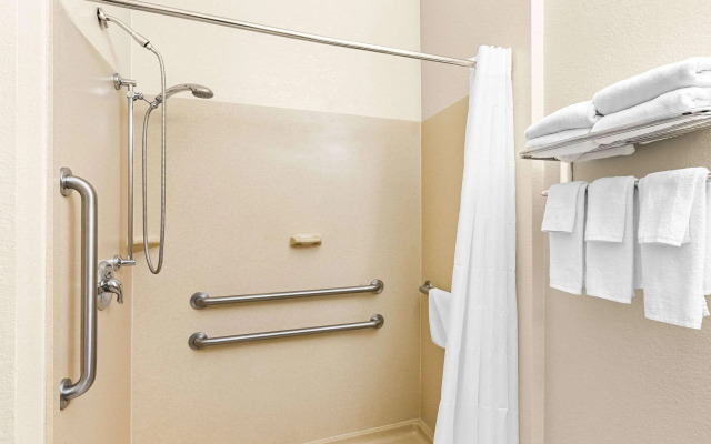 Comfort Suites Grayslake near Libertyville North