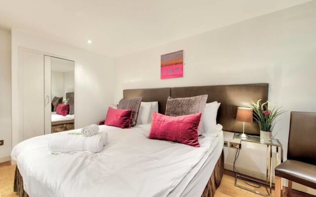 Quiet Mews Street Apartment in the Heart of Edinburgh