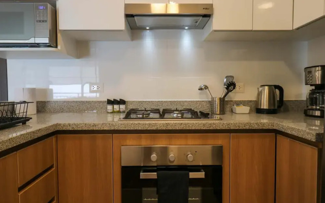 w Amazing 3BR w Balcony in San Isidro