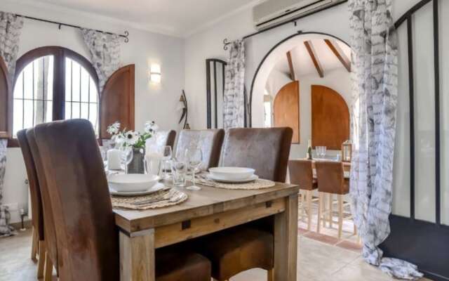 Villa - 3 Bedrooms with Pool and WiFi - 106411