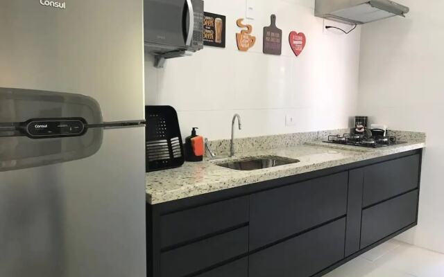 Apto novo e arejado com uma ampla sacada