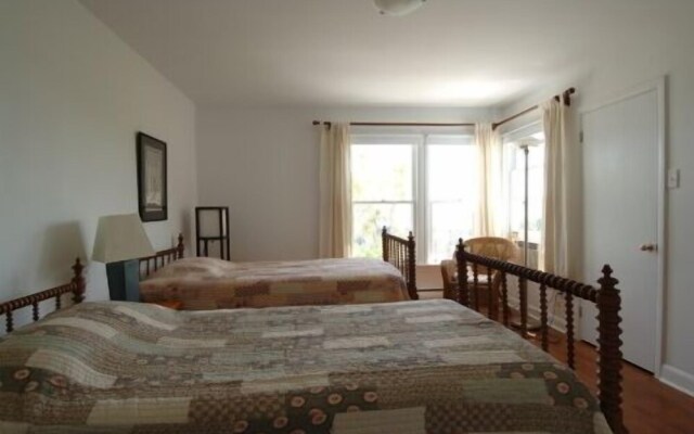 Hollyday Cove Cottage