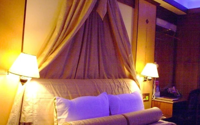 Swan Lake hotel