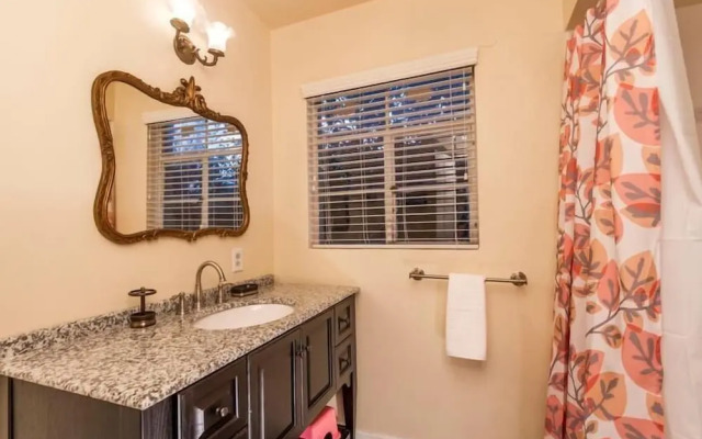 Encanto Bungalow By Signature Vacation Rentals