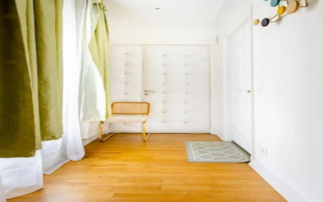 Premium studio 2 minutes walk from Champs-Elysees
