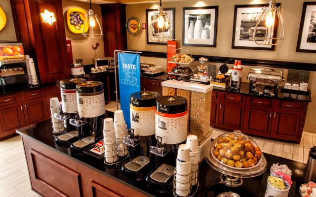 Hampton Inn & Suites Staten Island