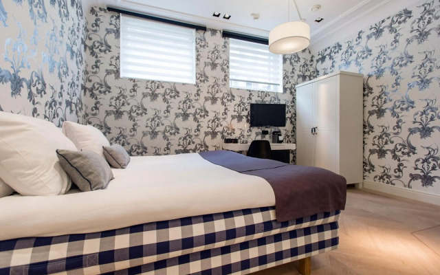 The Amsterdam Canal Hotel