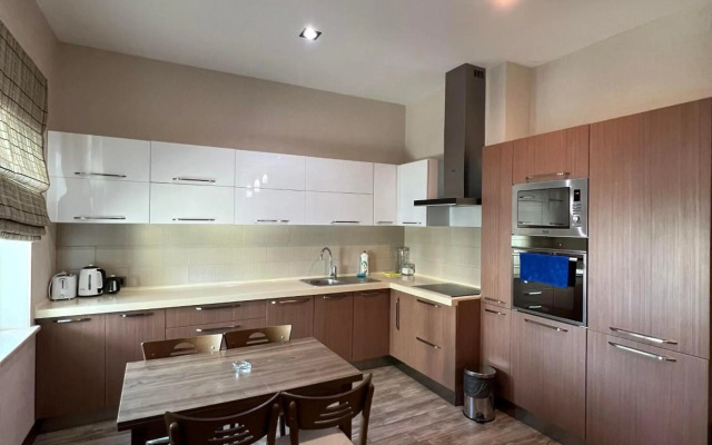 Central Deluxe Residence Apartments