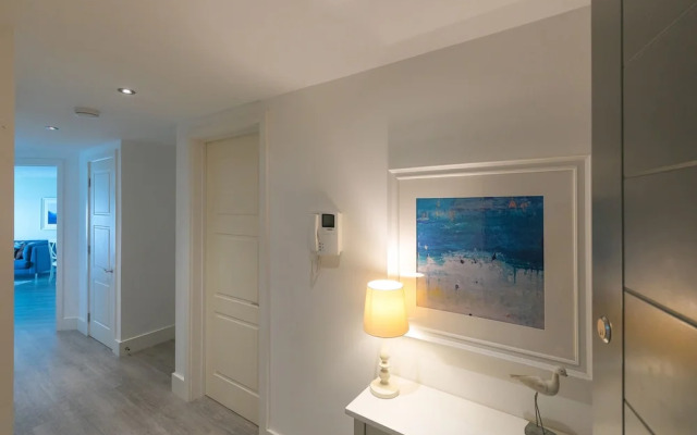 Peninsula Apartment 2