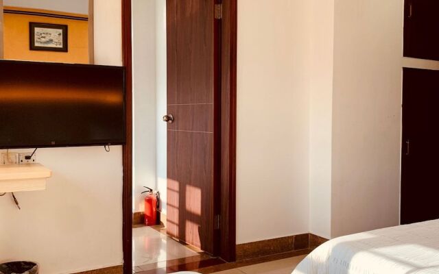 Fengju Business Hotel