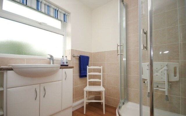 Beacon Square, Emsworth 414122