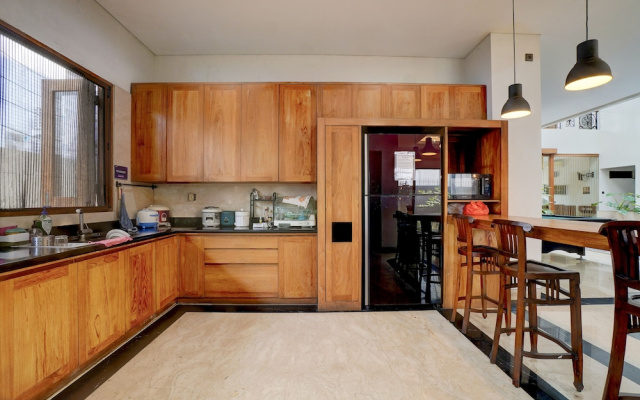 OYO 95214 Ohana Residence Karawaci