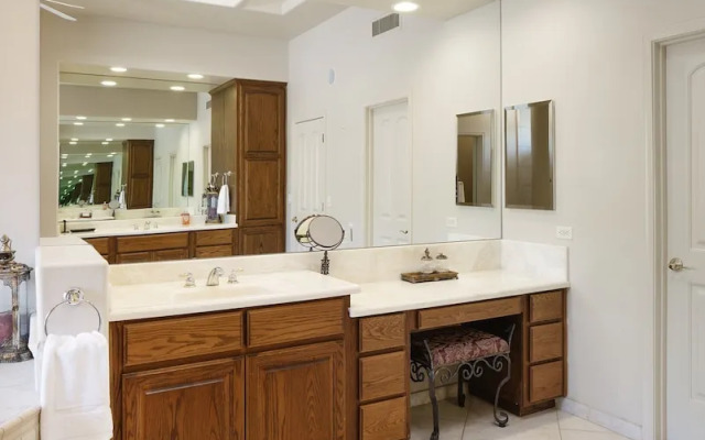 Valley View Villa - Private Pool - Hidden Bedroom