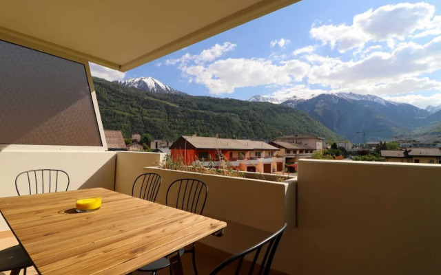 Nice and Recent Apartment Ideally Located in Martigny, Self Check-in
