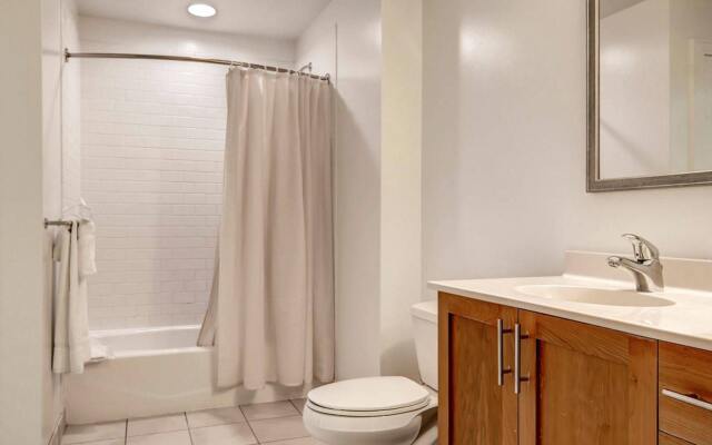 Global Luxury Suites at Cambridge Park
